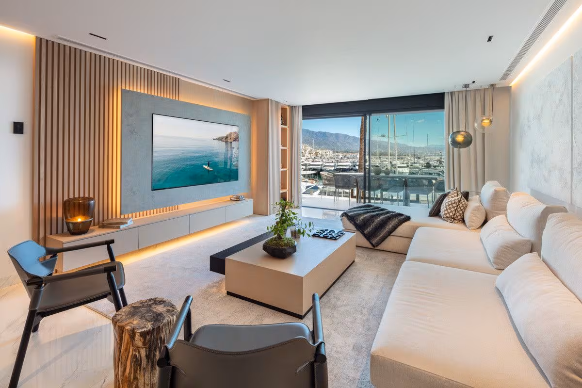 Apartament w Puerto Banus - salon