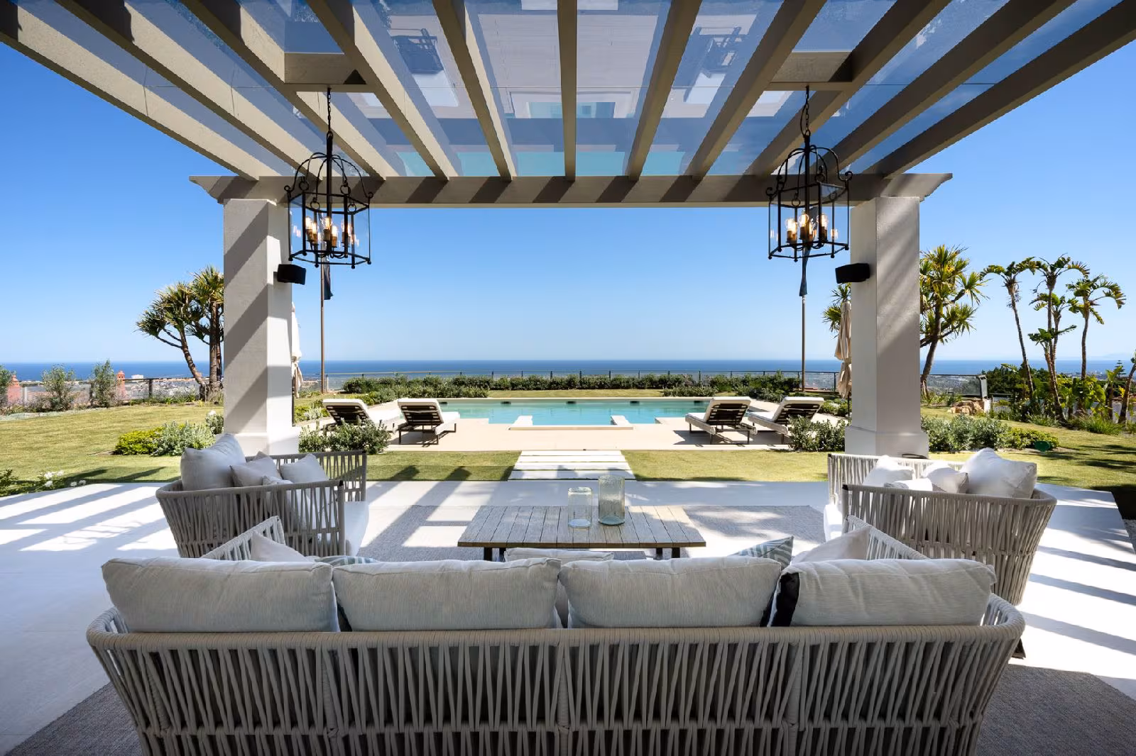 Luksusowa willa w La Quinta na Costa del Sol - taras