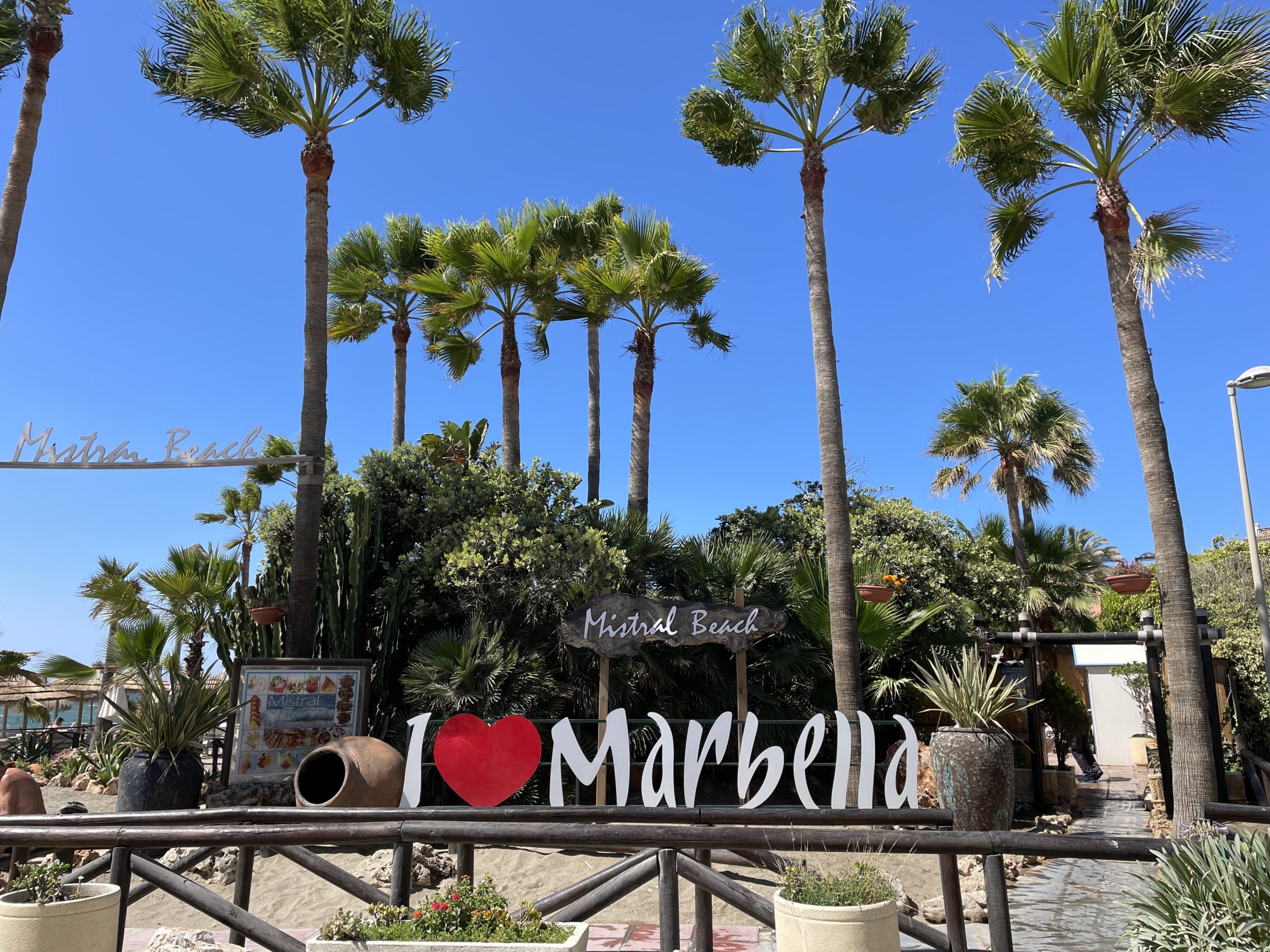 Marbella – perła Costa del Sol. Co warto wiedzieć o życiu i nieruchomościach w Marbelli?